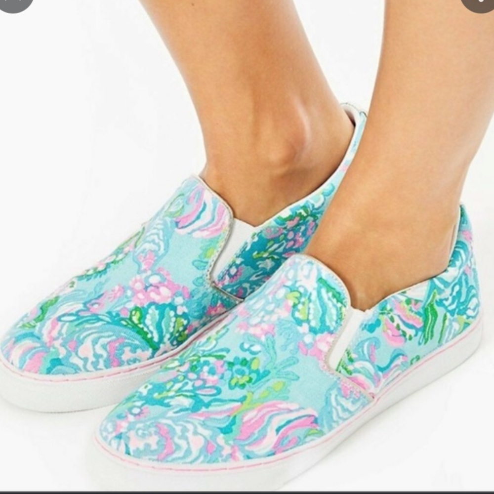 Lilly Pulitzer Julie Sneaker Color:Blue Ibiza Cabana Cocktail Size 8m